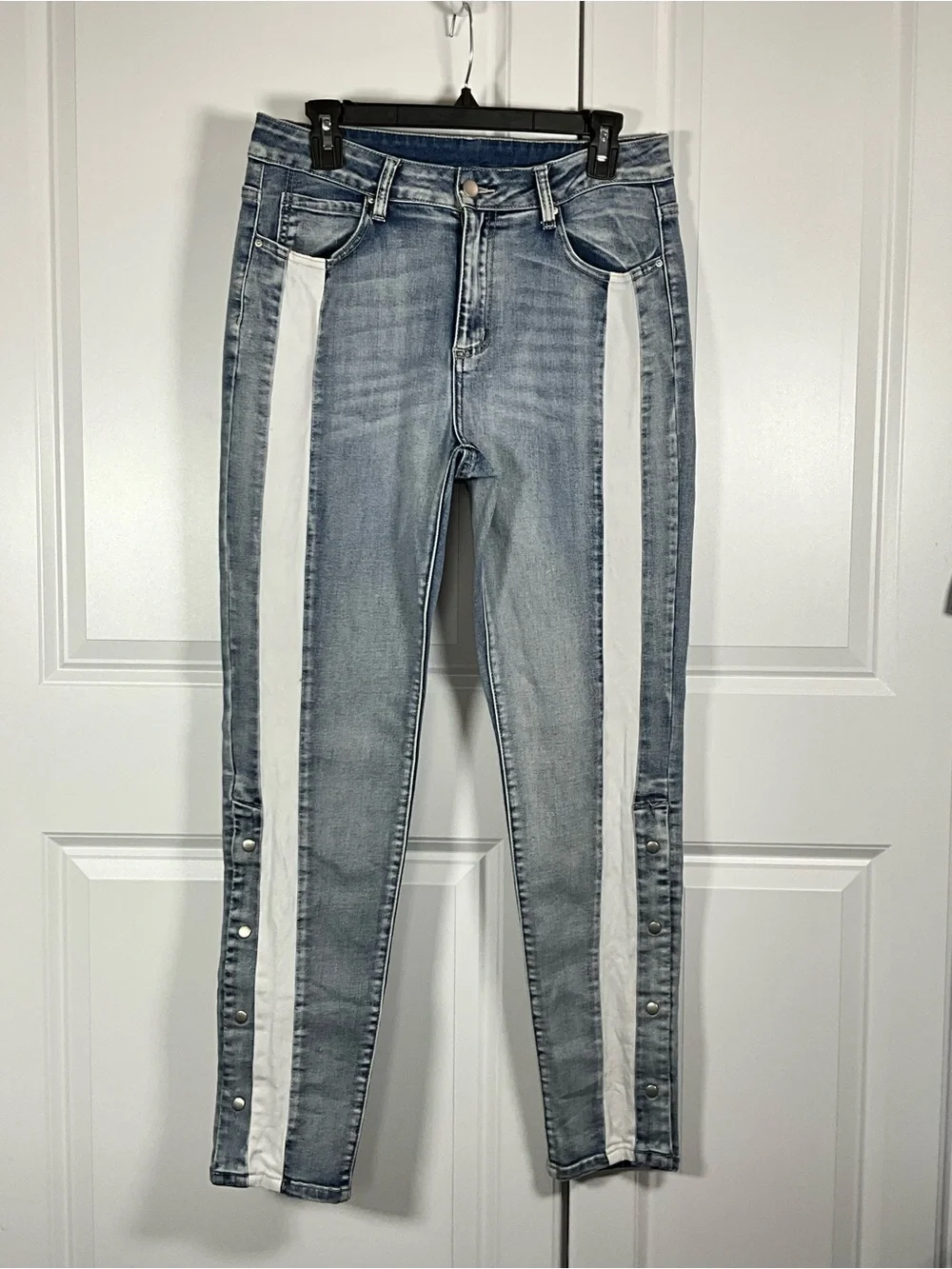 Hayden Skinny Jeans Size L Blue w/ White Side Strap Snap Hem
